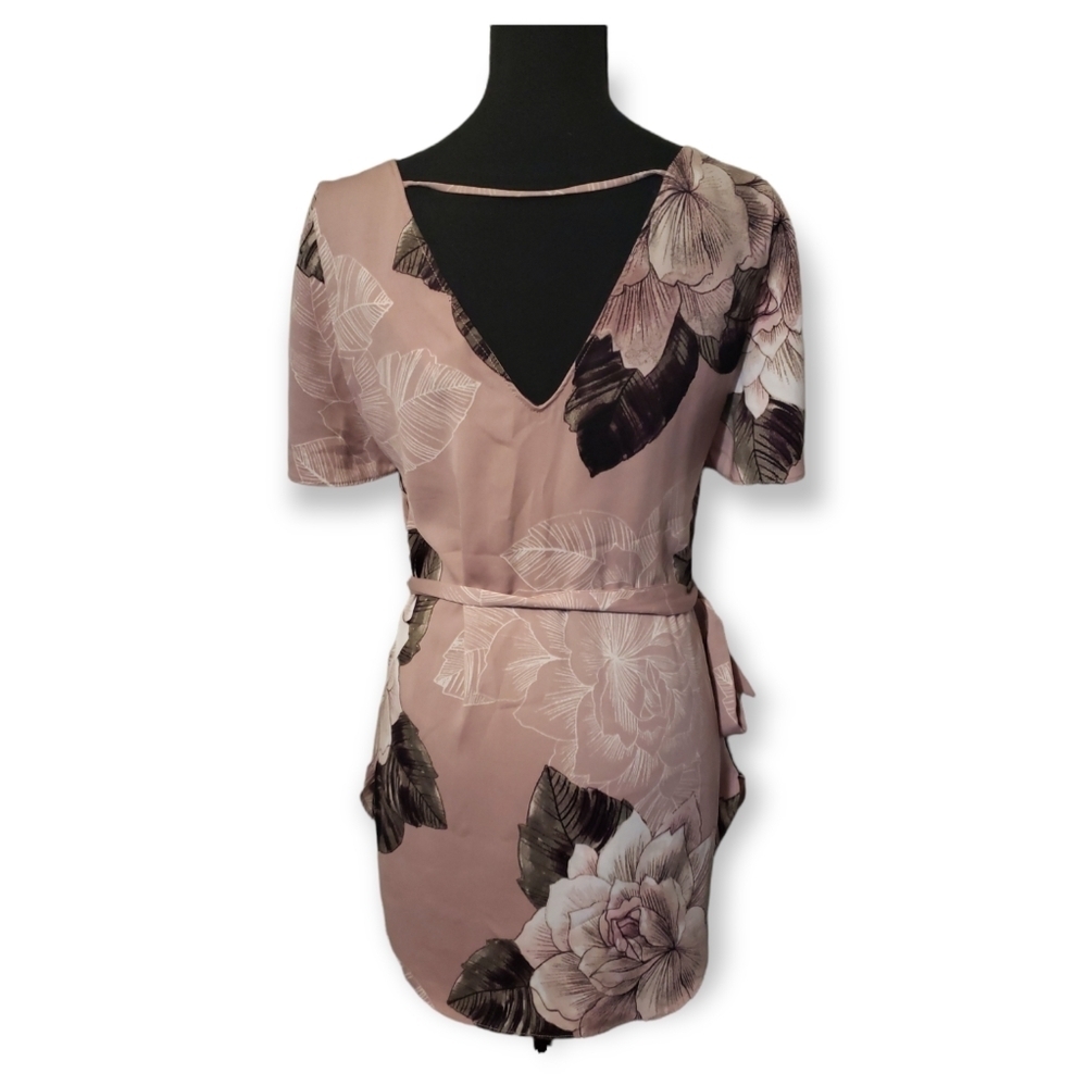 Dynamite floral tops - Picture 2 of 6
